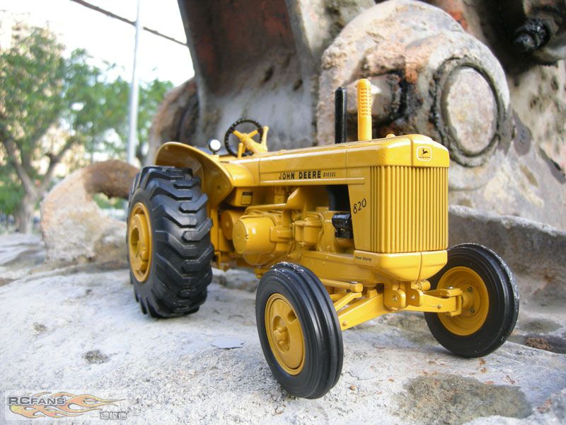 John Deere 820 n8.jpg