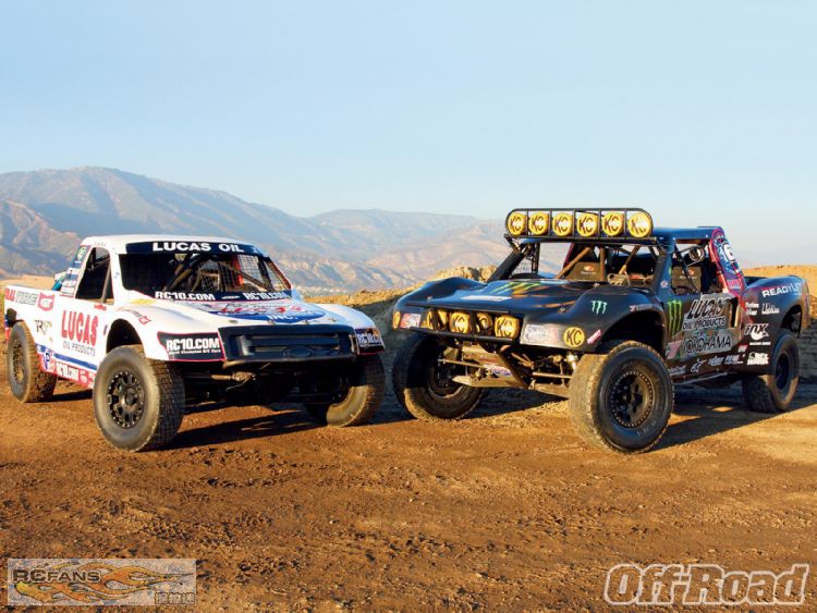 1102or_01_+short_course_vs_desert_truck+race_trucks.jpg