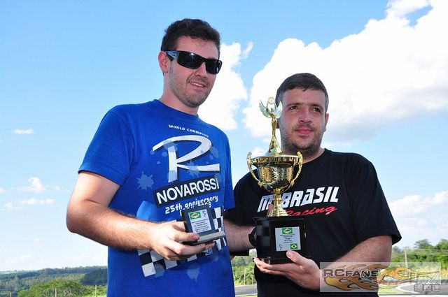 3rd place evandro giroto and mechanic.jpg