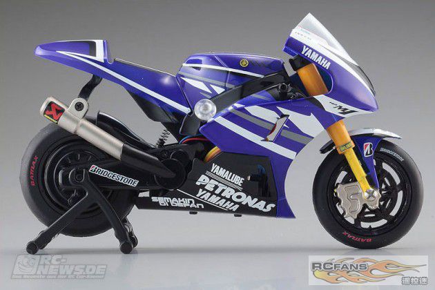 Kyosho-YAMAHA-YZR-M1-2-630x420.jpg