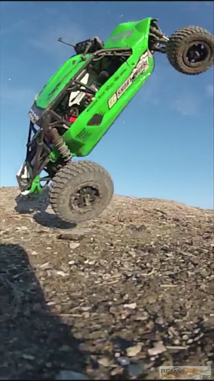 Jumping my Axial EXO Terra Buggy[19-13-24].jpg