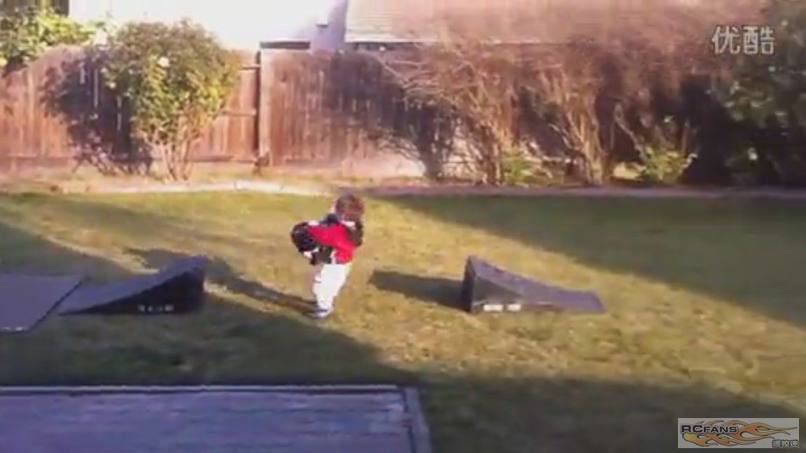 2012 RC Stunt Jumps ԭⶼ@ӖС܇ײ[08-37-39].JPG