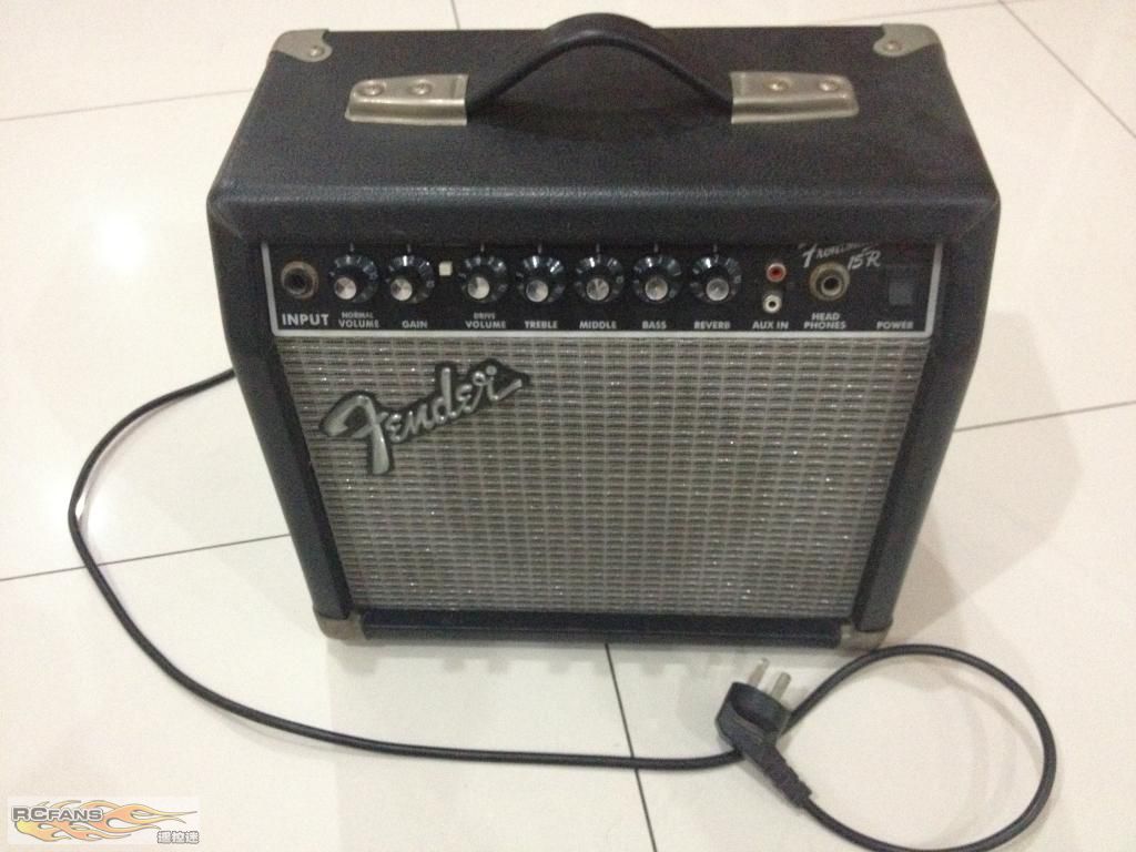 fender15R.jpg