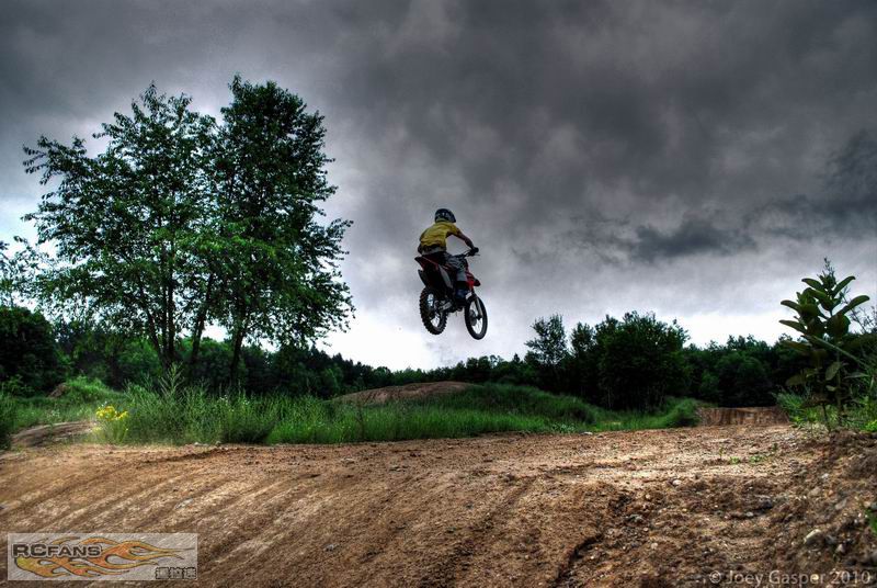 С Dirt_Bike_Motocross_Jump_1_by_Jerrari.jpg