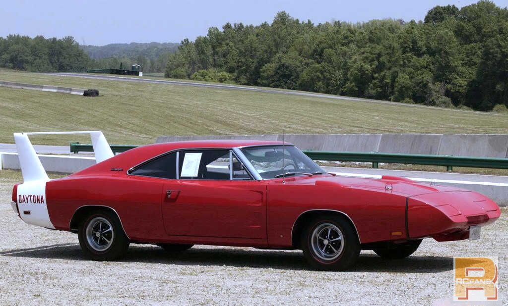 Dodge-Charger_Daytona_1969_8.jpg