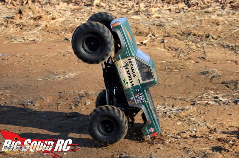 axial_barbarian_rc_megamudtruck2_zps0590de39.jpg