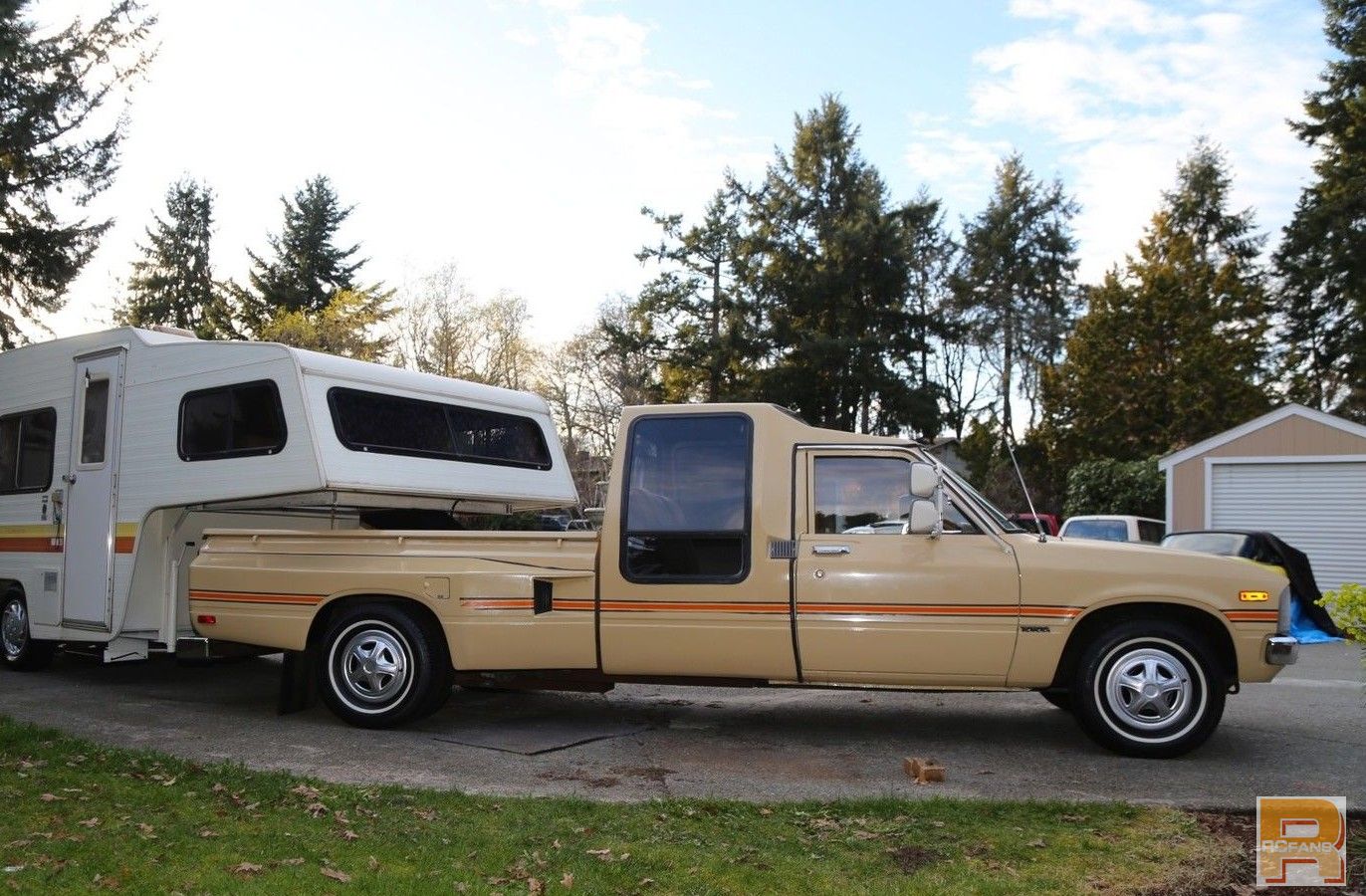 1981-Toyota-Dually-Pickup-2-e1460123840883.jpg