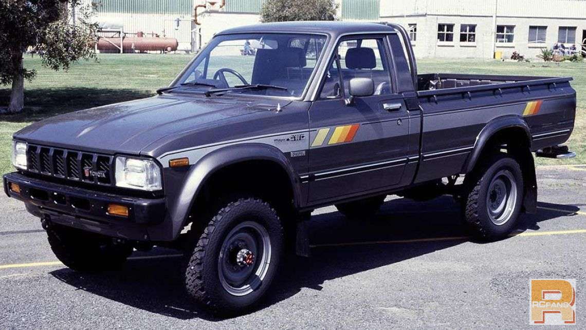 Toyota-HiLux-(3rdGen)-RN46-4WD-1979-83.jpg