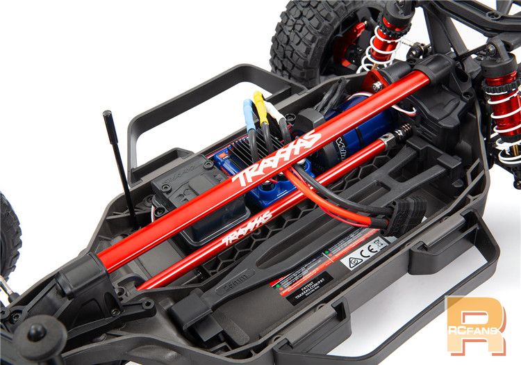 6730R-Red-Chassis-Brace-Slash4X4vxl-5280.jpg