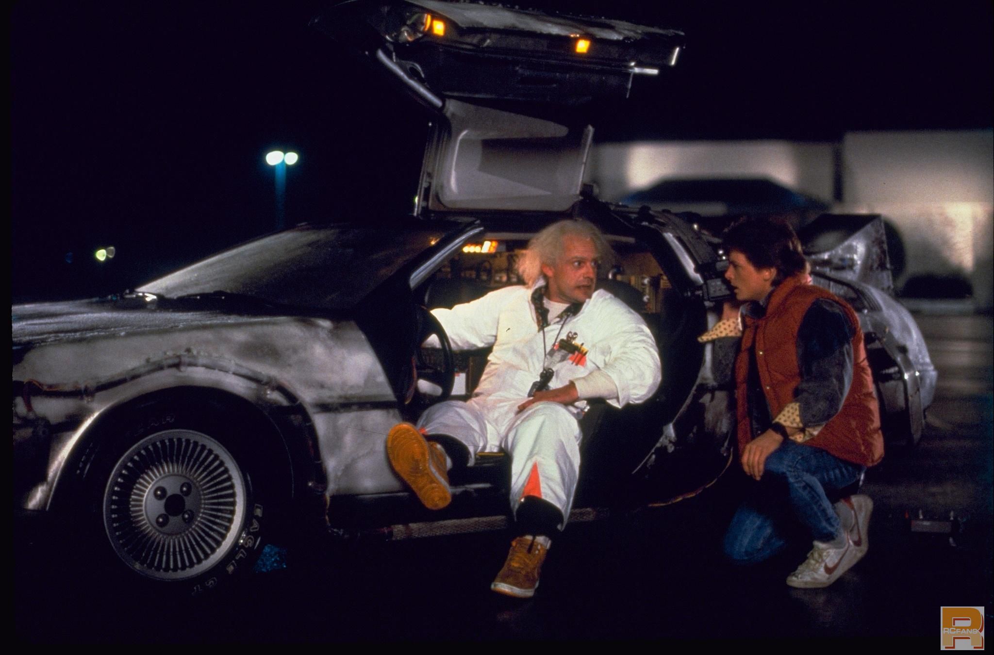 1431629947-marty-delorean.jpg