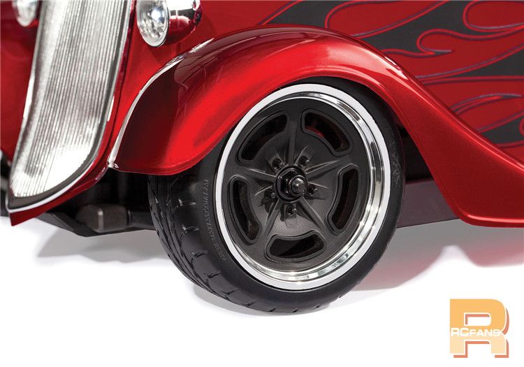 93044-4-Hot-Rod-1933-Coupe-Wheel-Detail.jpg