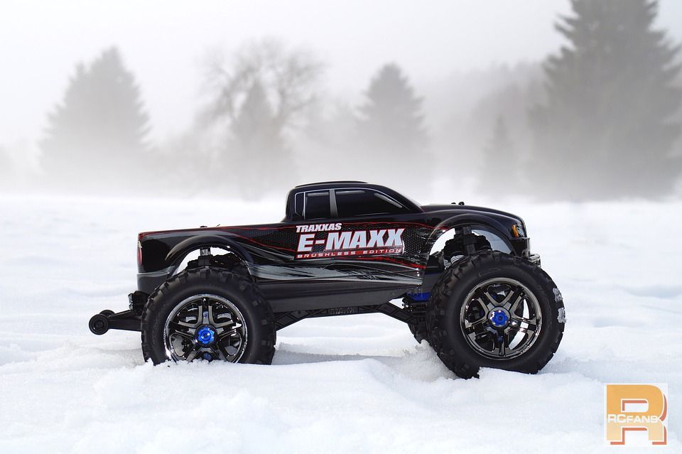 traxxas-4716523_960_720.jpg