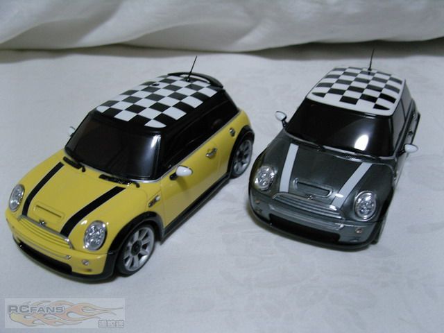 MINI COOPERS_18.JPG