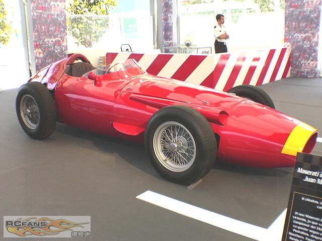 Maserati250FJuanManuelFangio1957_2.jpg