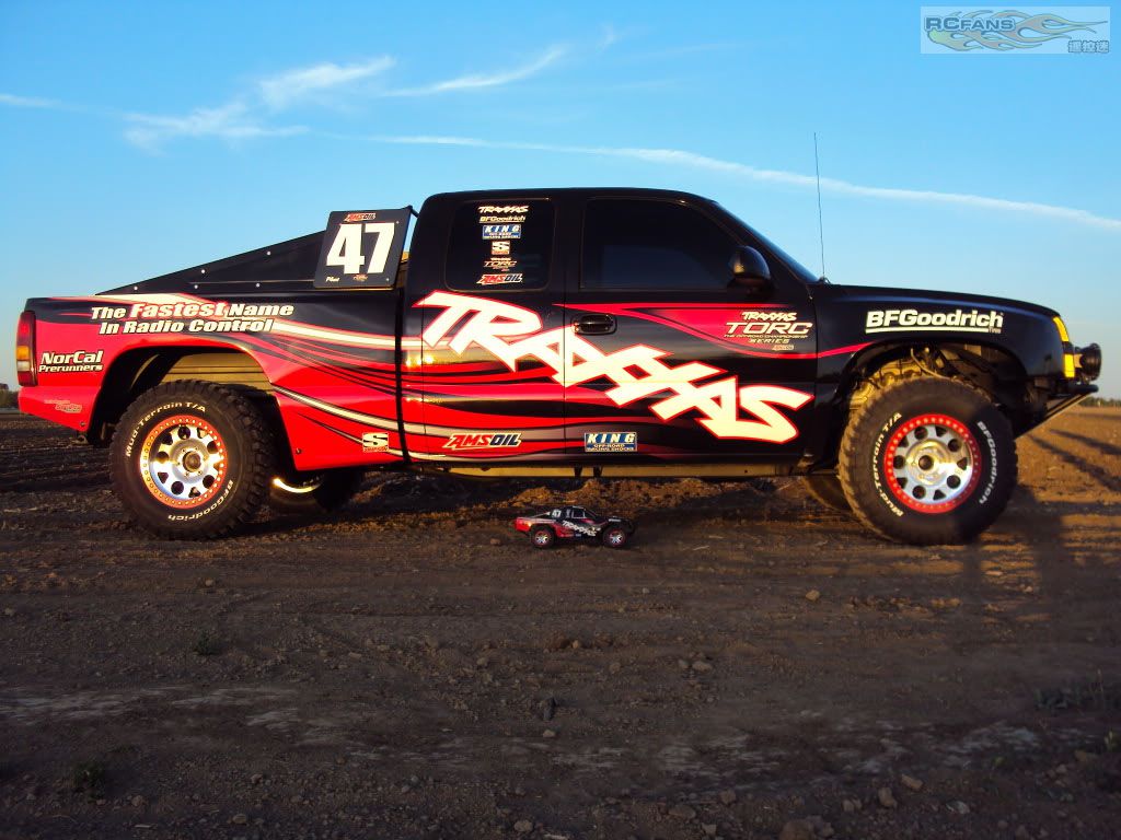 Lifesize TRAXXAS Slash 4x4 6.jpg