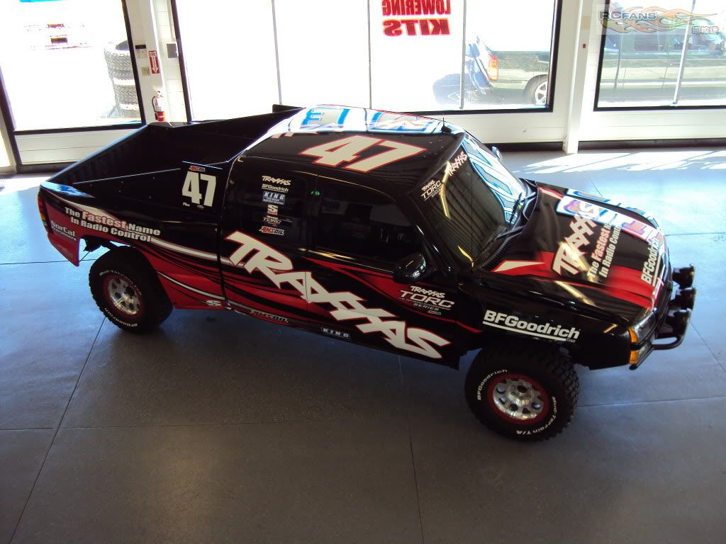 Lifesize TRAXXAS Slash 4x4 1.jpg