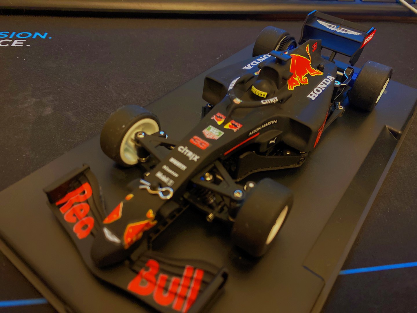 f1红牛rb16