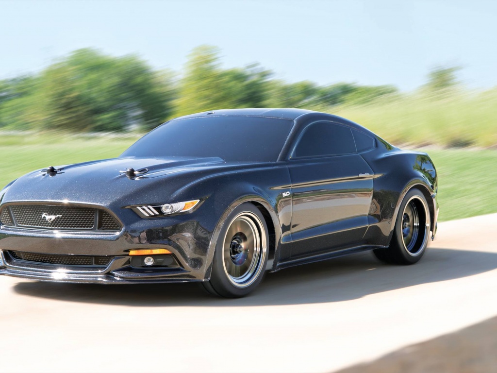 Ƶ Traxxas 4-Tec 2.0 Mustang GT
