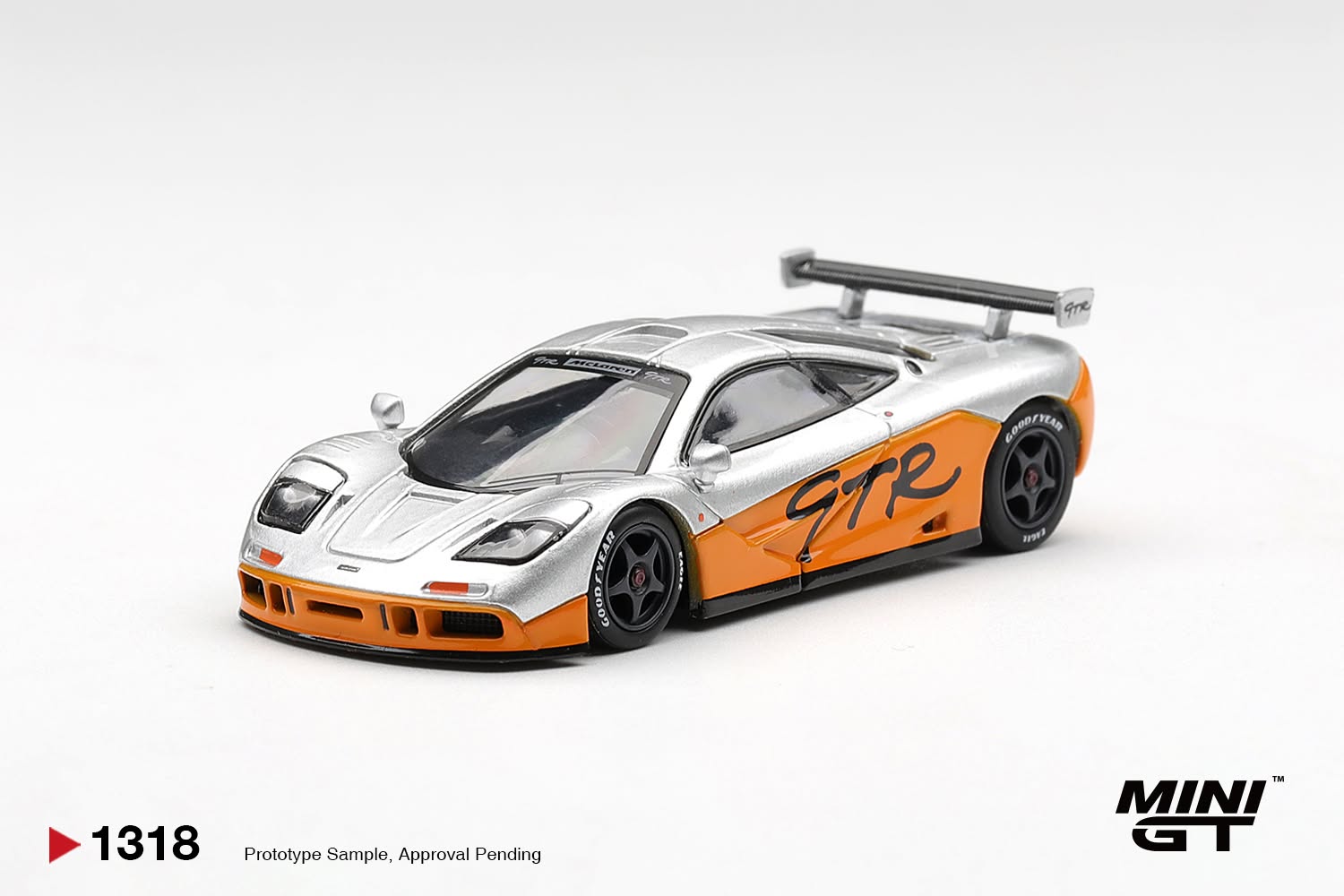 MINI GT McLaren F1 GTR 1995 Presentation MGT01318