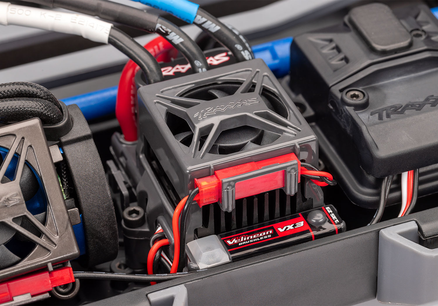 Slash 4X4 Brushless �󲿽ṹ