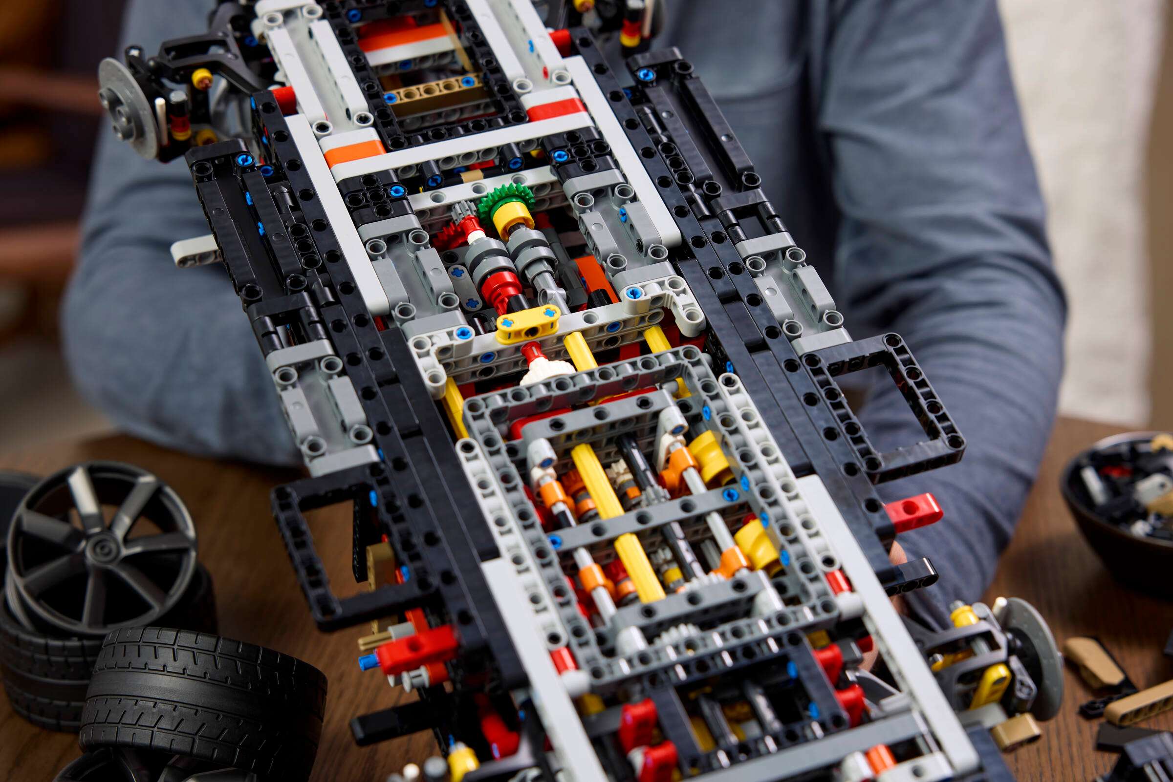 LEGO Technic 42232 V8 ����������