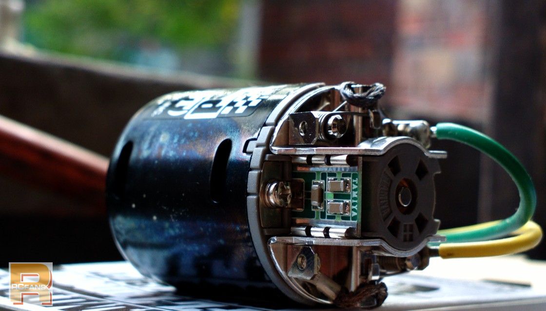 买了个田宫的30t马达,火花有点大