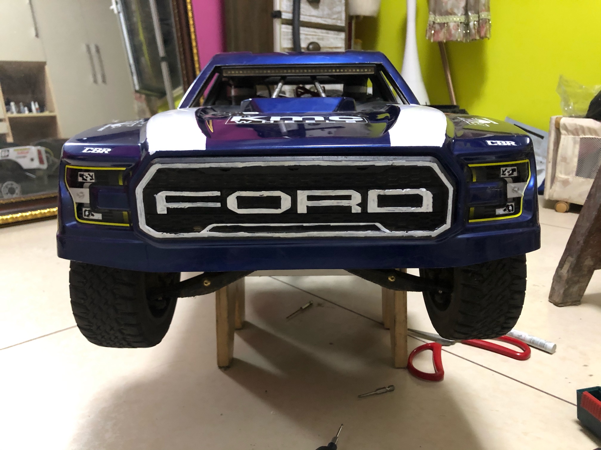 三天下地,km短卡红牛配色