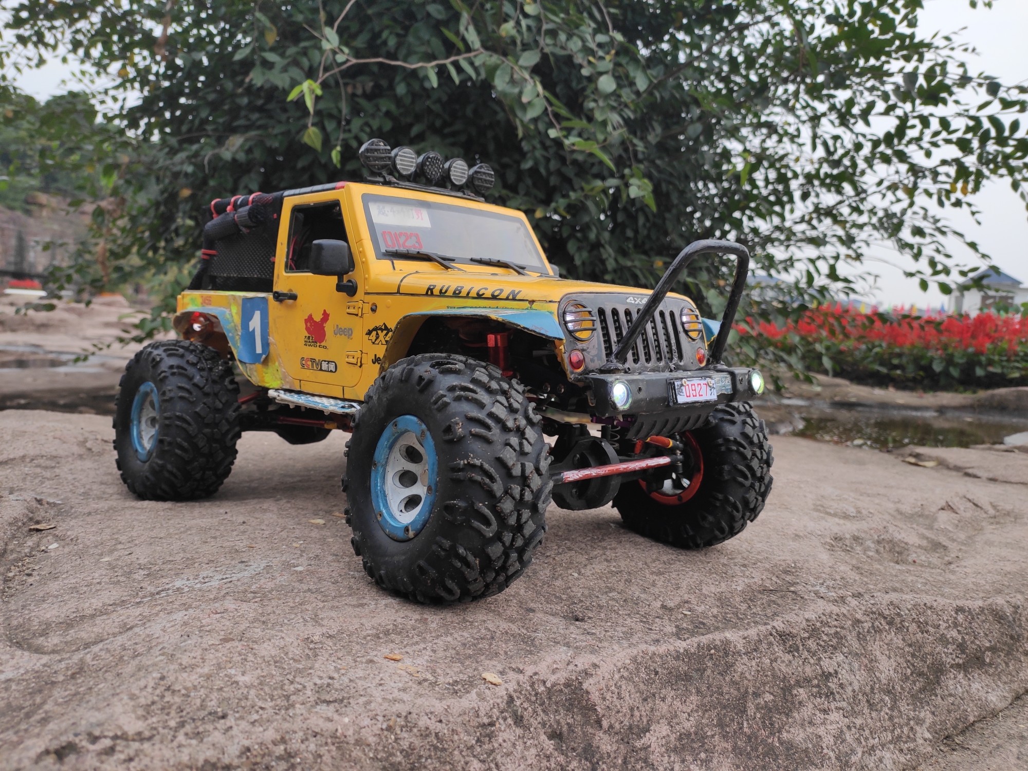 大脚怪_牧马人jk岩石攀爬