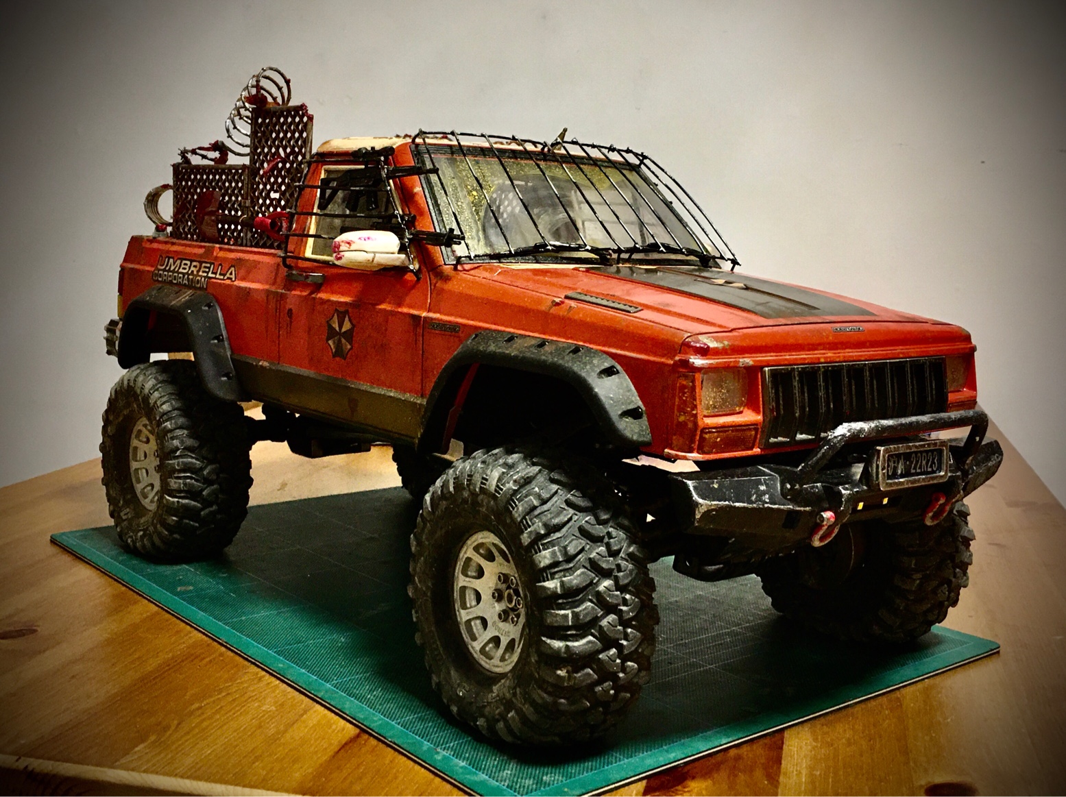 关键词:末日 废土 僵尸 丧尸犬 切诺基 trx4