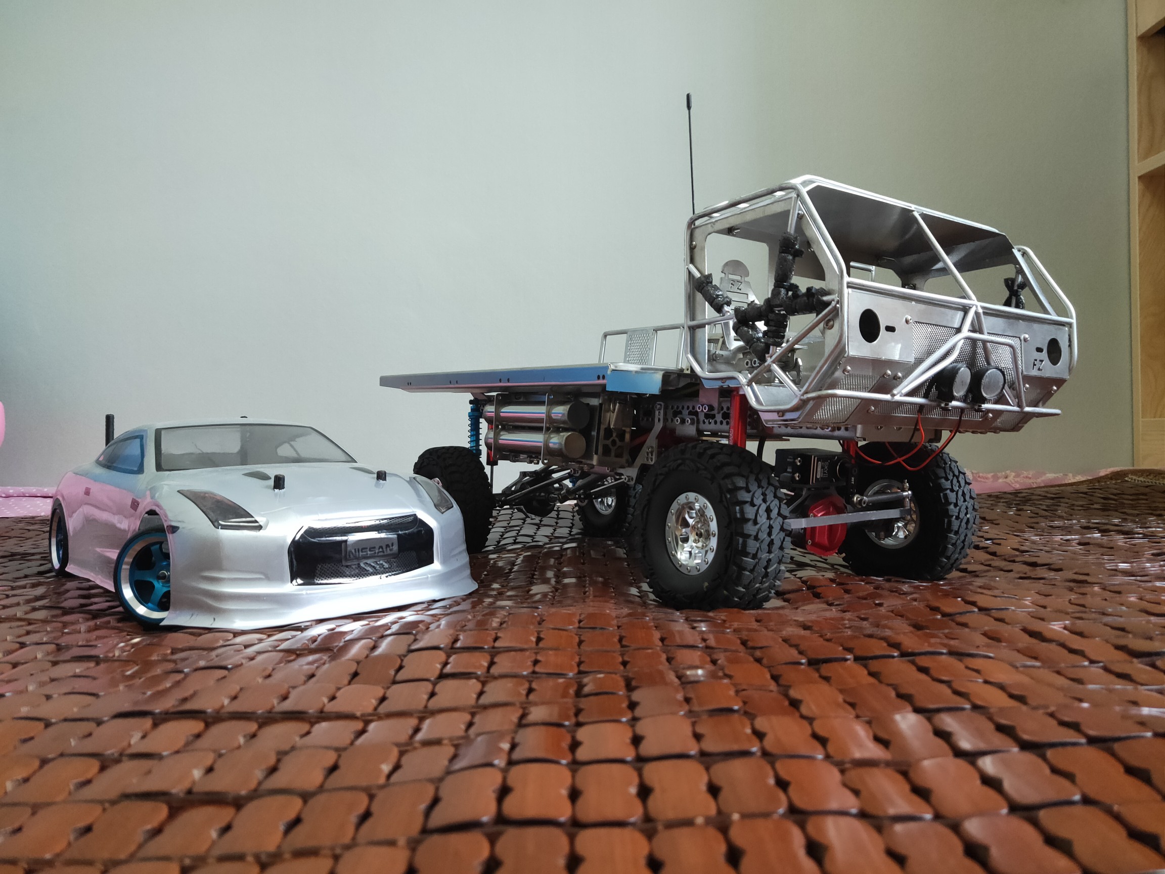 自制不锈钢速度与激情抢劫卡车