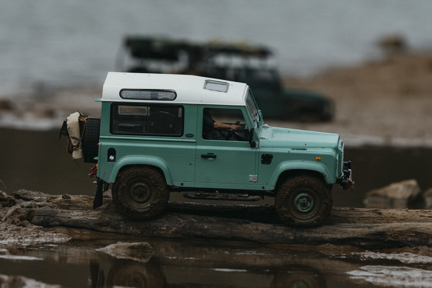 初七上班好心情,d90 d130 lc79 6*6 泥地视频分享