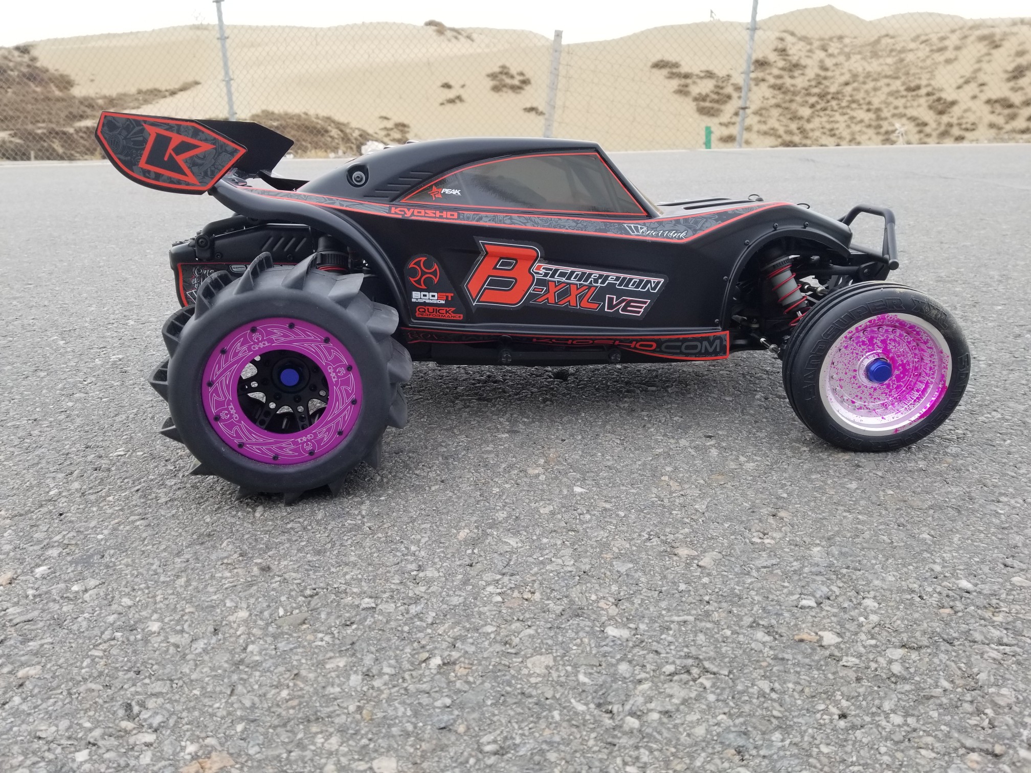 青海rc模型俱乐部京商蝎子1/7后驱xxl巴哈遥控车