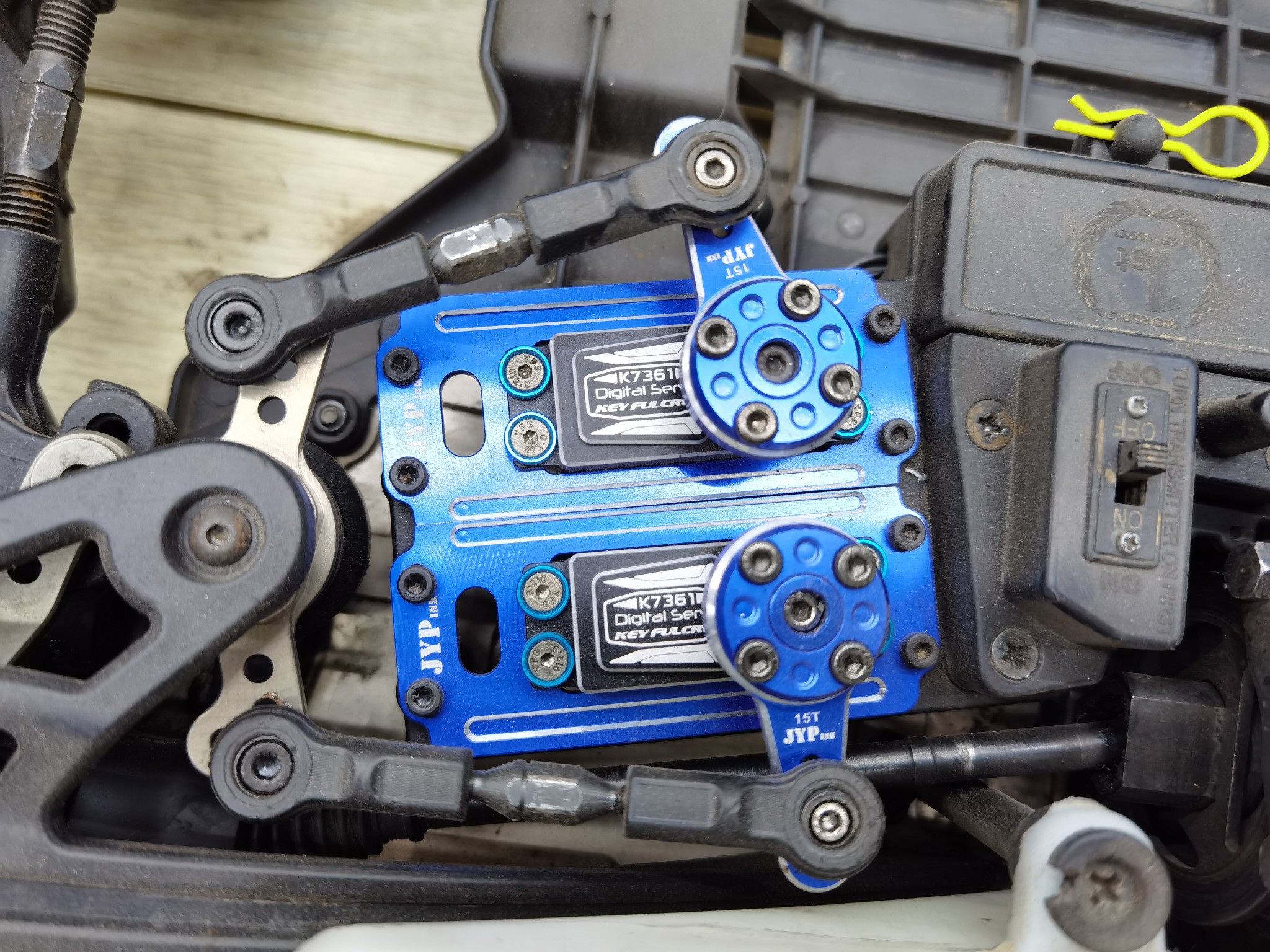 请教汽油区双转向舵机的朋友们,帮帮忙吧