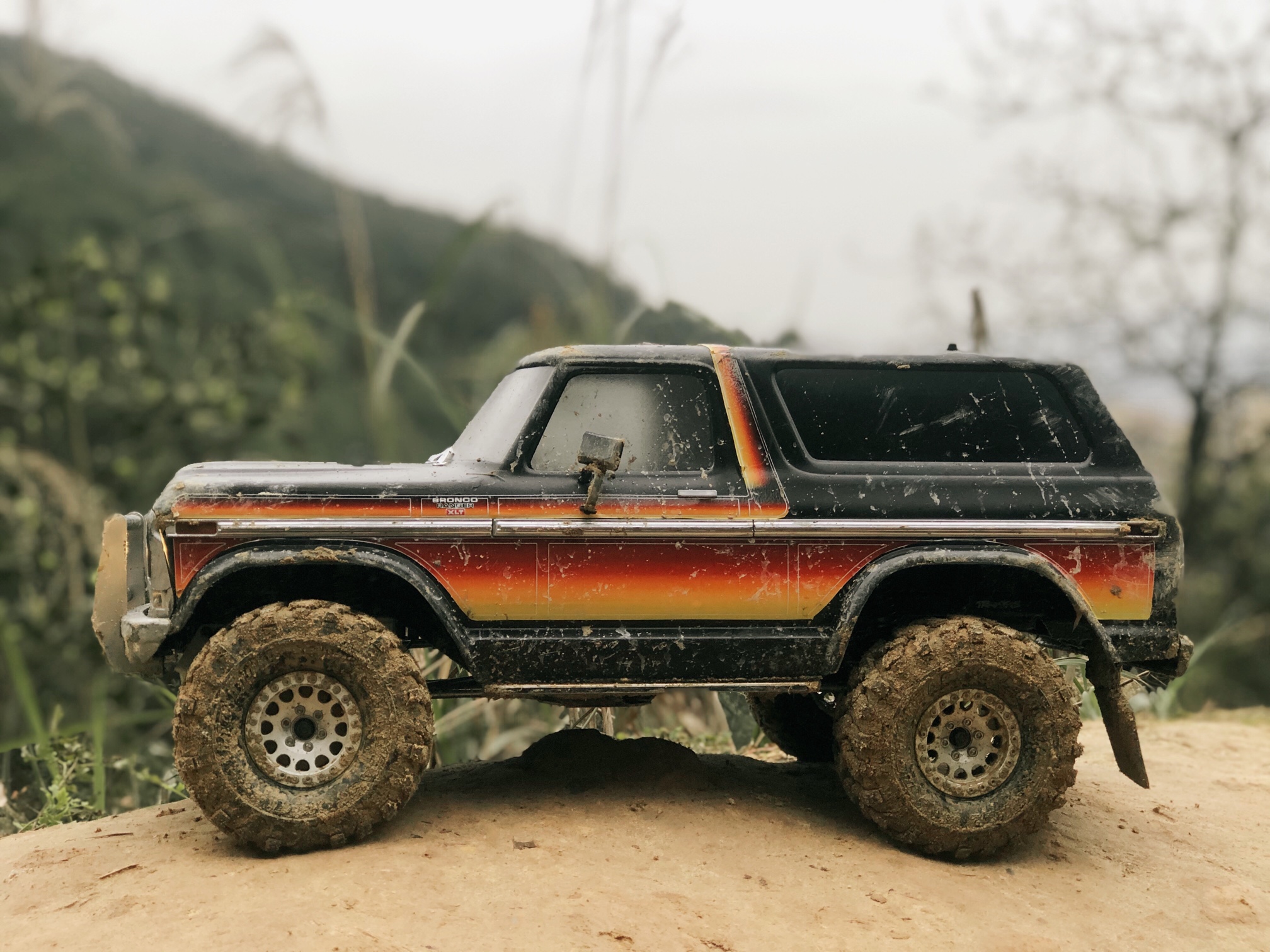 重庆阿拉丁trx4福特一人一车遛遛