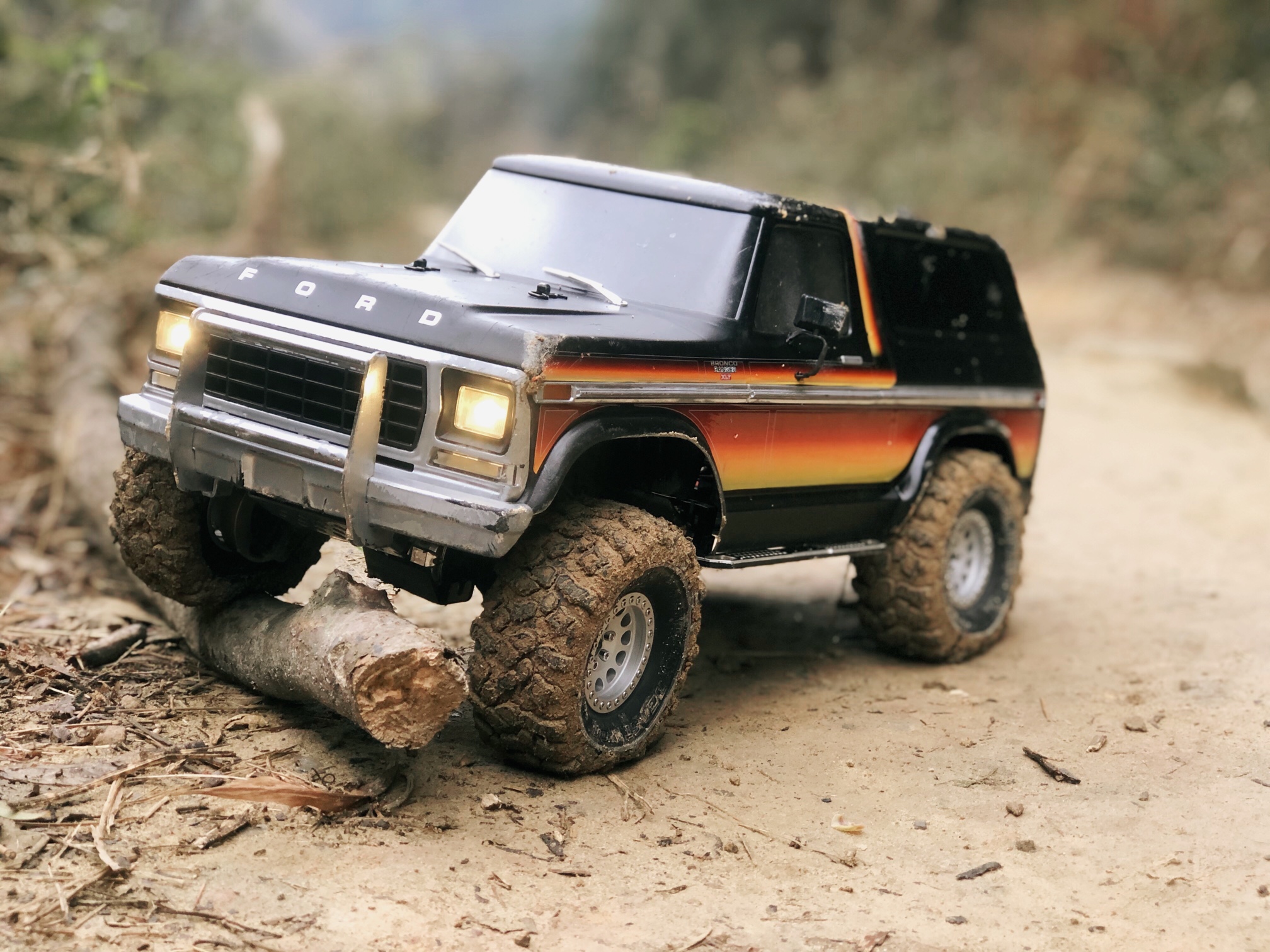 重庆阿拉丁trx4福特一人一车遛遛