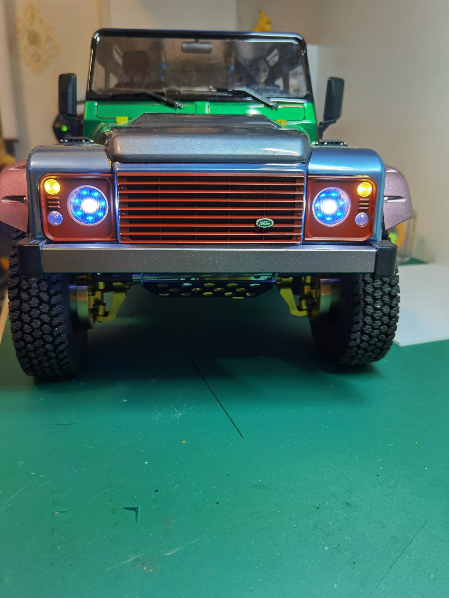 trx4路虎卫士小丑版涂装