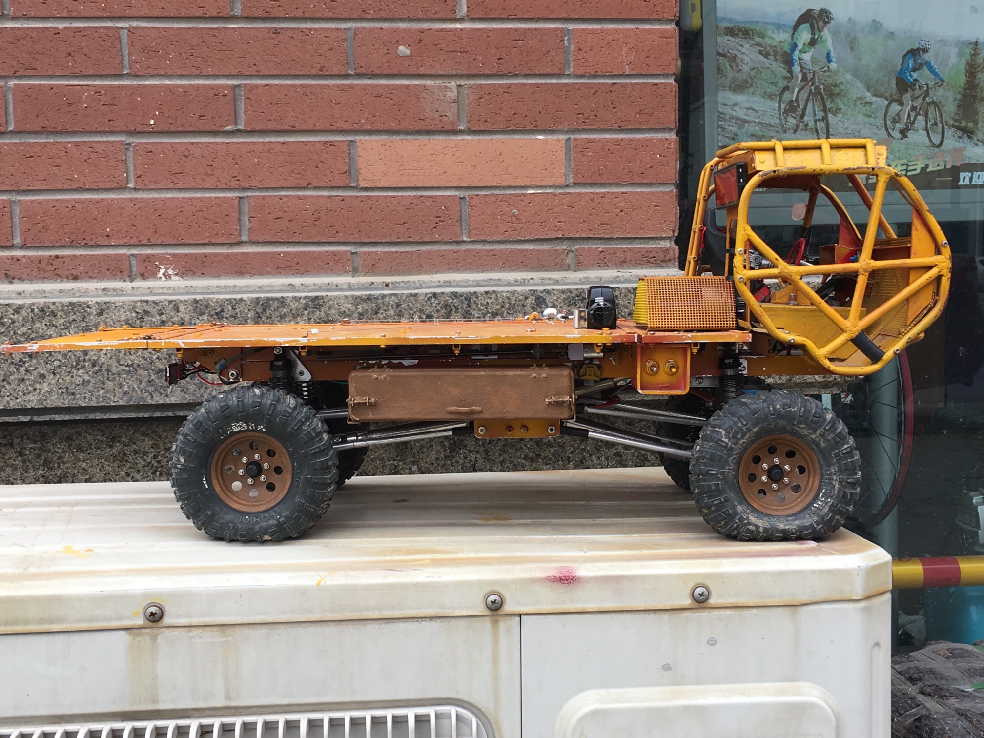 自制不锈钢速度与激情抢劫卡车