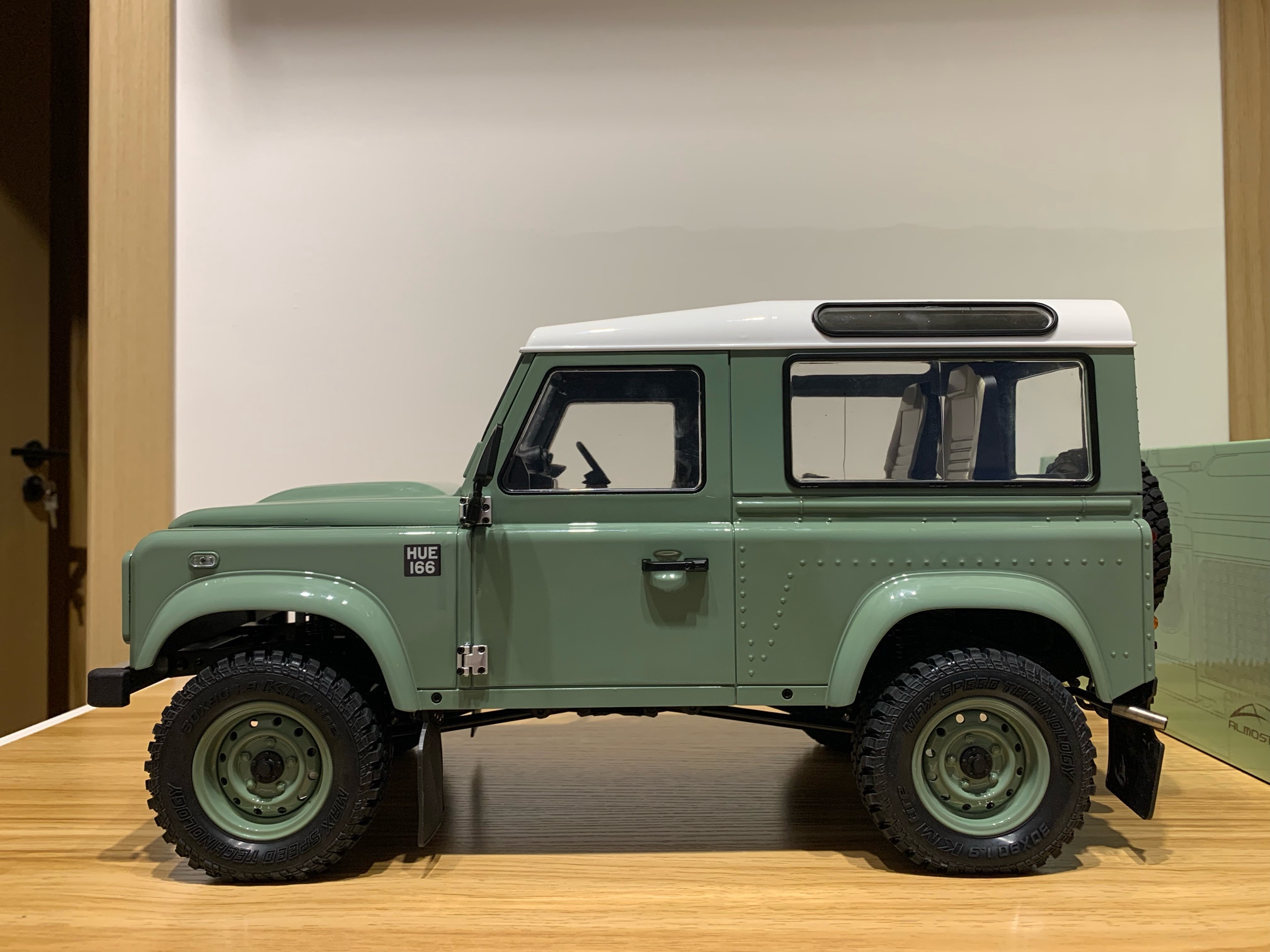 装配完成rc4wd路虎卫士d90传承版